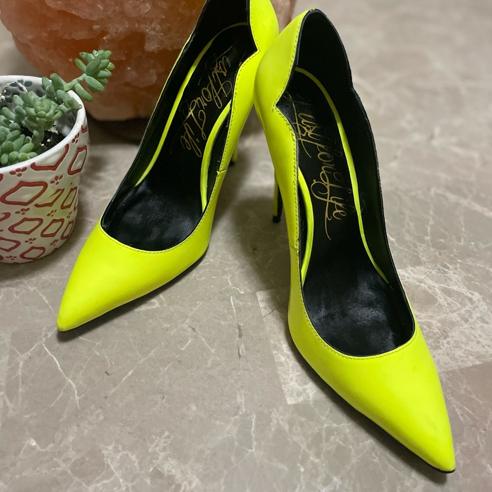 Lust For Like Neon Yellow heels - Picture 2 of 7